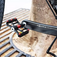 Педали для велосипеда Dahon Aluminum Platform Pedals Black/Red
